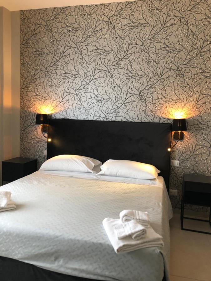 Dante 11 Guesthouse By Apulia Accommodation 바리 외부 사진