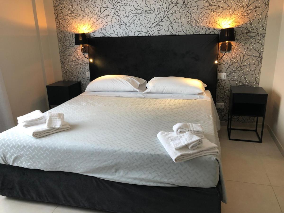 Dante 11 Guesthouse By Apulia Accommodation 바리 외부 사진